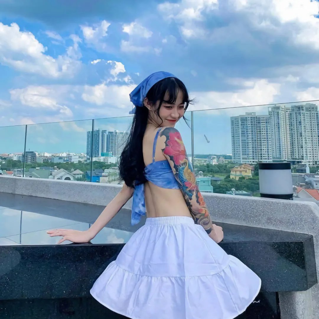 彩虹艳尽半边天